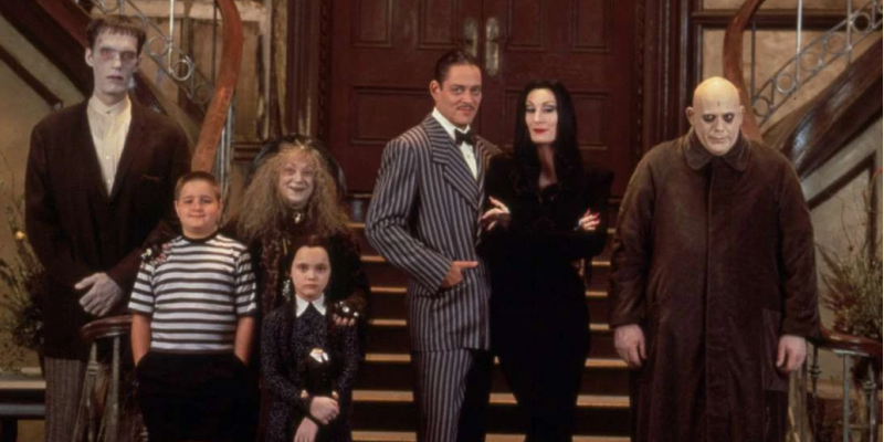 Image of the full family in the movie Addams Family